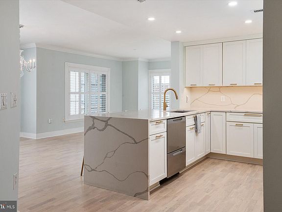 4th image of 5 Park Pl APT 505