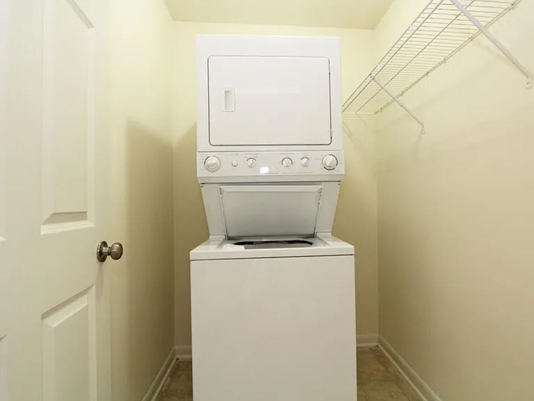 The Reserve at Merrick Apartments & Townhomes — Photo 16
