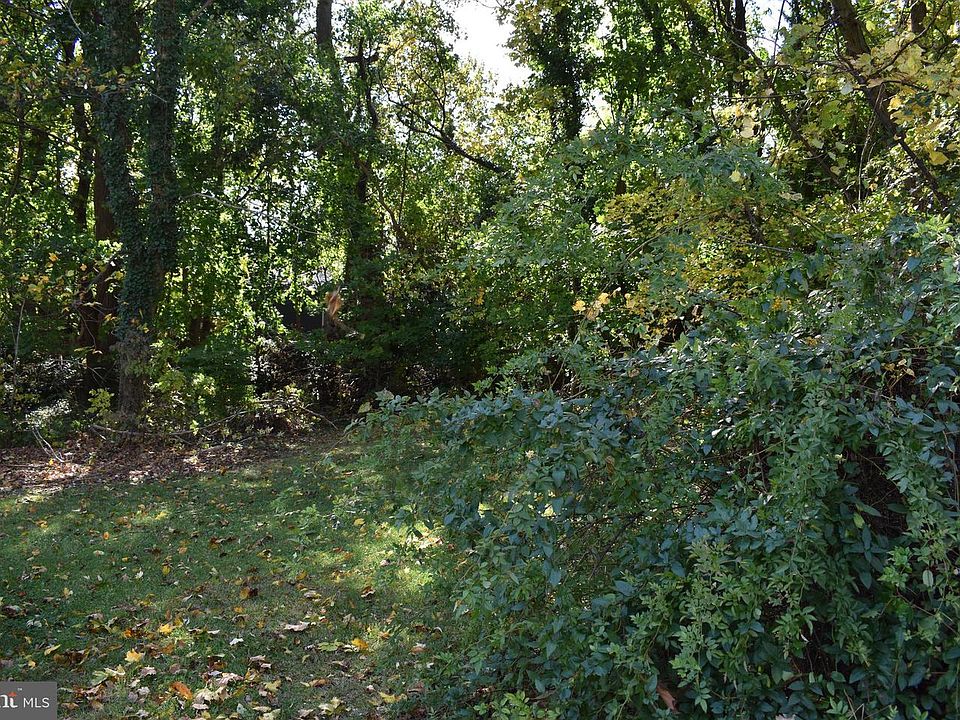 2nd image of 512 Eskridge Dr