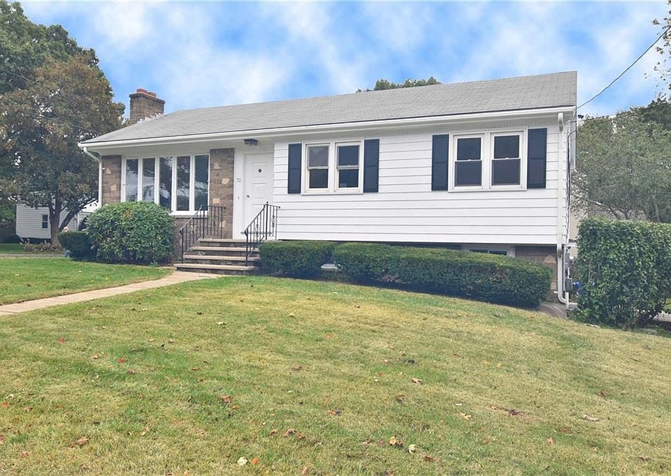 1st image of 70 Moorland Ave