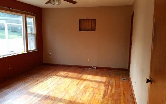 3rd image of 3417 June St
