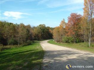 9368 Timber Ln, Whitmore Lake, MI 48189