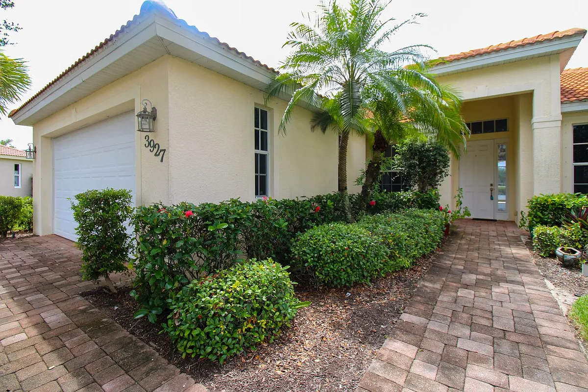 Building Photo - 3927 Aurora Ct