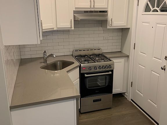 2nd image of 518 W Cornelia Ave APT 114
