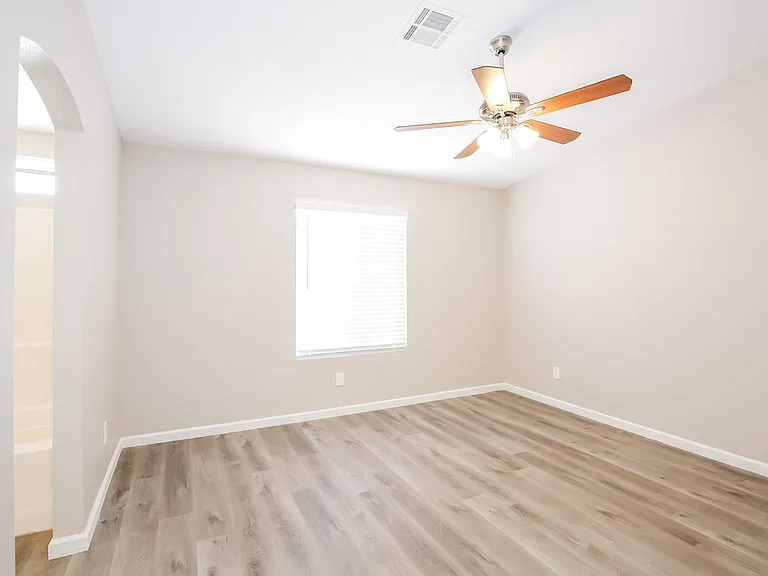 3117 Honeysuckle Ave — Photo 9