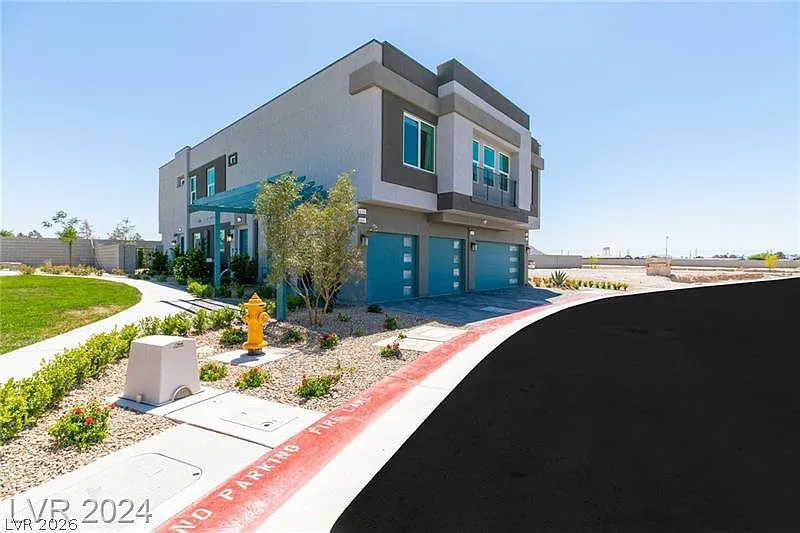 2 bed, 2.0 bath, 1075 sqft, $1,750 — Photo 4