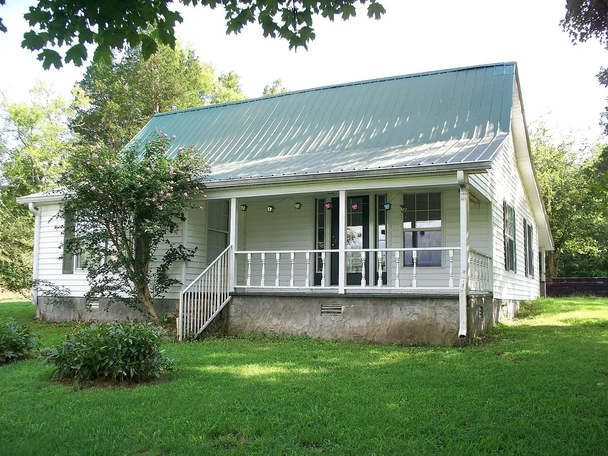 7094 Halls Hill Pike — Photo 1