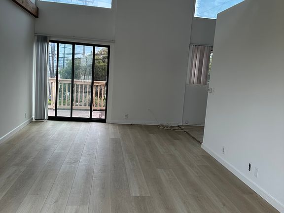 2nd image of 1823 Armour Ln APT 1