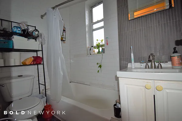 Rented by Bold New York | media 9