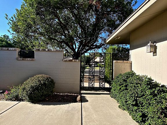 3rd image of 19023 N Signal Butte Cir