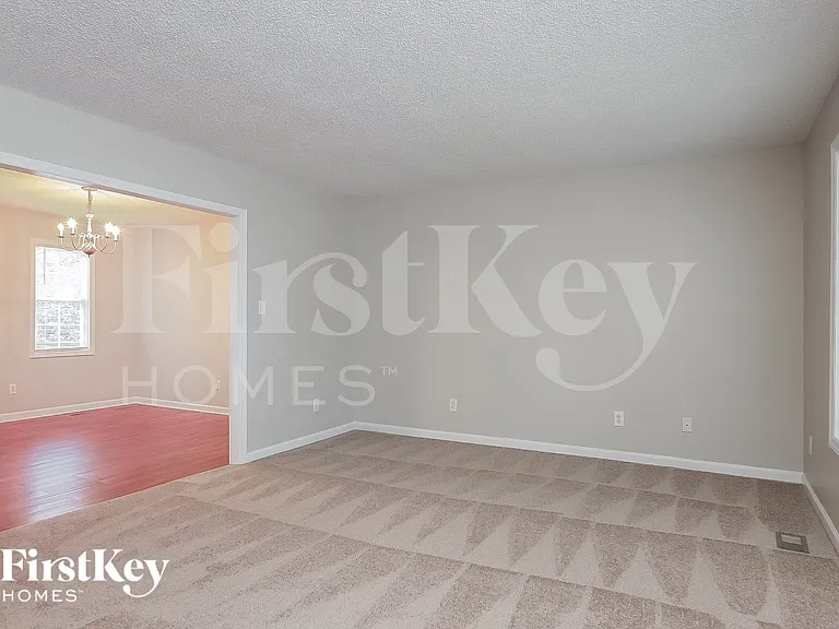 1006 Planters Trail Ct — Photo 2