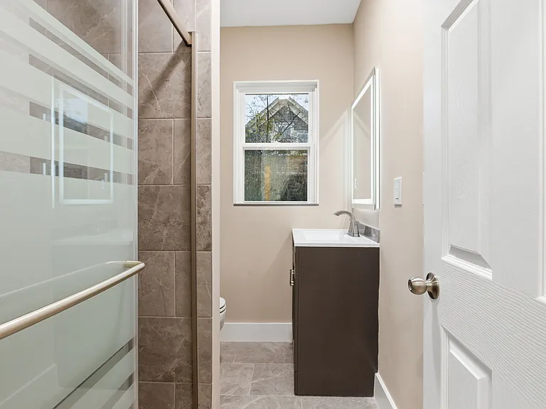 43 Lonsdale St #2 — Photo 19