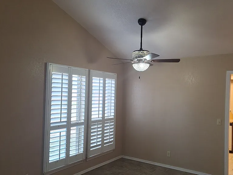 3 Emerald Ct — Photo 12