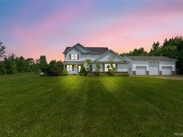 12172 Rynn Rd, Emmett, MI 48022