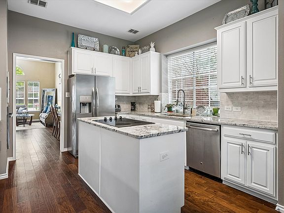 5th image of 411 Misty Meadow Dr
