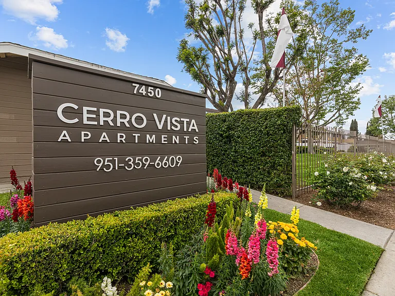 Cerro Vista Apartments — Photo 1