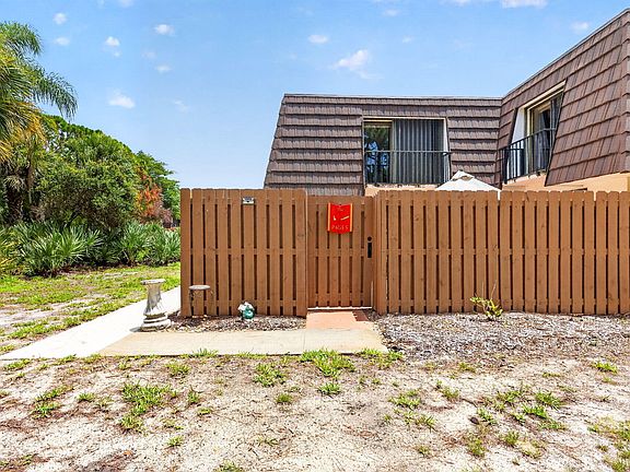 3rd image of 5706 SE Riverboat Drive #202