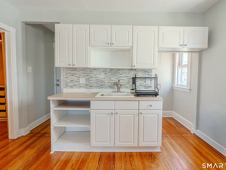 53-55 Davis Ave #B — Photo 10