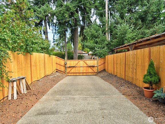 2nd image of 610 Cougar Street SE