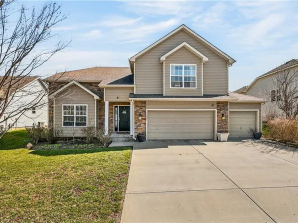 10201 N Willow Ave, Kansas City, MO 64157