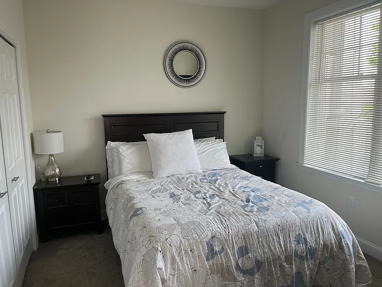 Edgewater Apartments — Photo 33