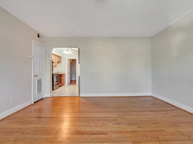 1200 Penn St NE #1 — Photo 4