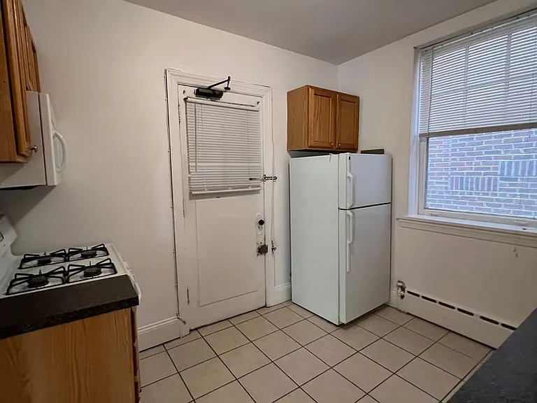 1509 Hinman Ave — Photo 17