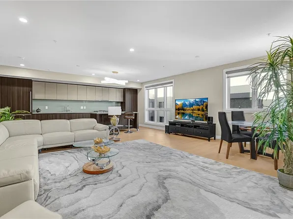 39 S Los Robles Ave #6019, Pasadena, CA 91101