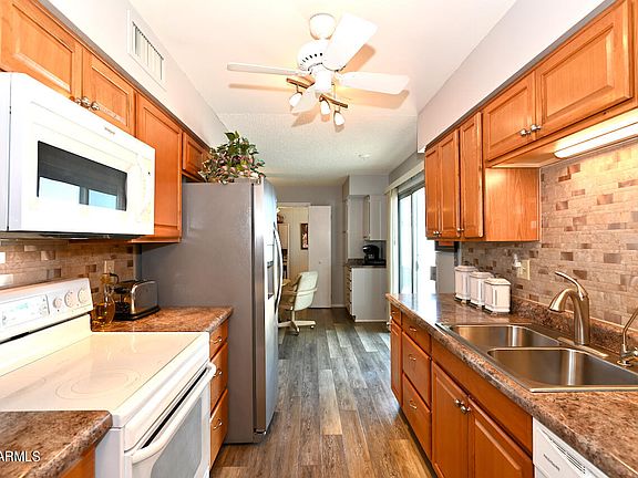 2nd image of 10527 W HIGHWOOD Lane