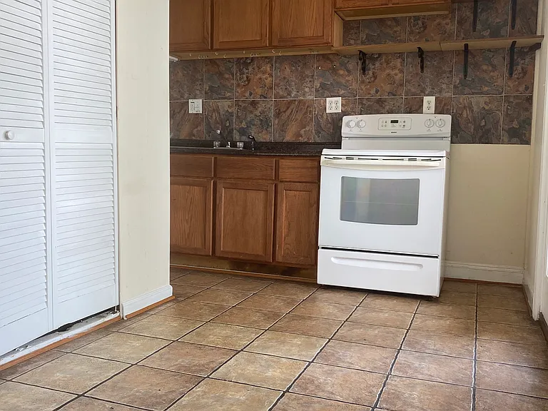 713 Kennedy St NW #2 — Photo 4