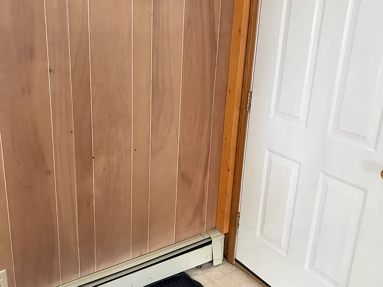 202 Legget Ave — Photo 2