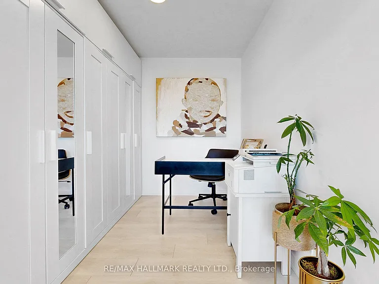 8 Beverley Glen Blvd #1101 — Photo 6