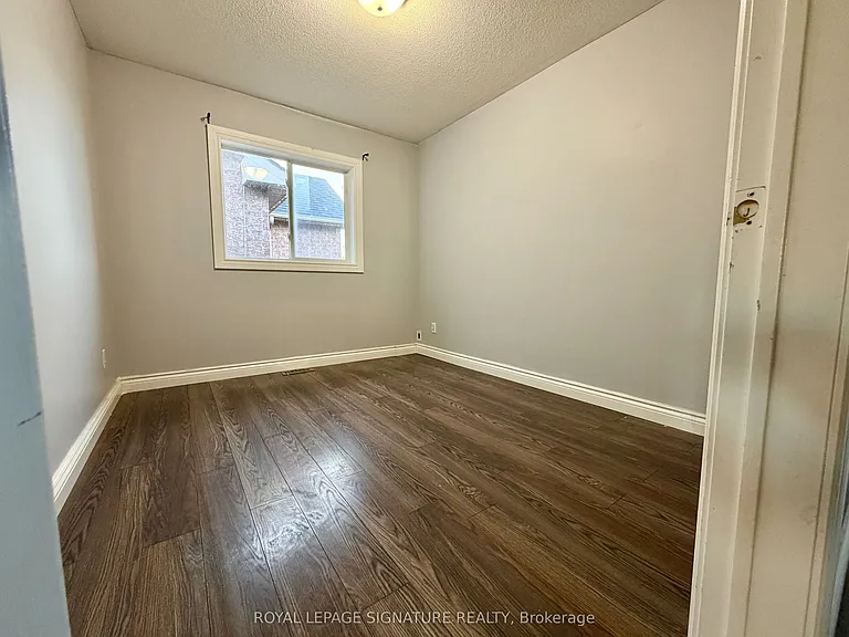 584 Shaftsbury St — Photo 19