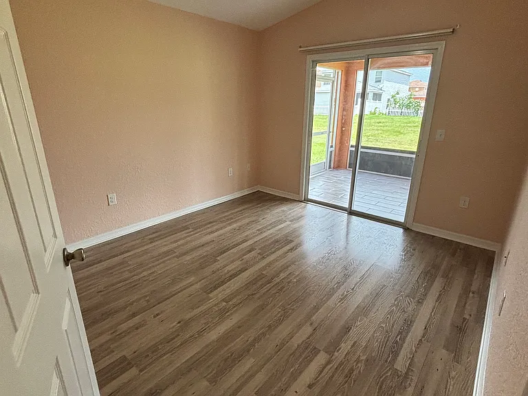 4888 NE 122nd Ave — Photo 8