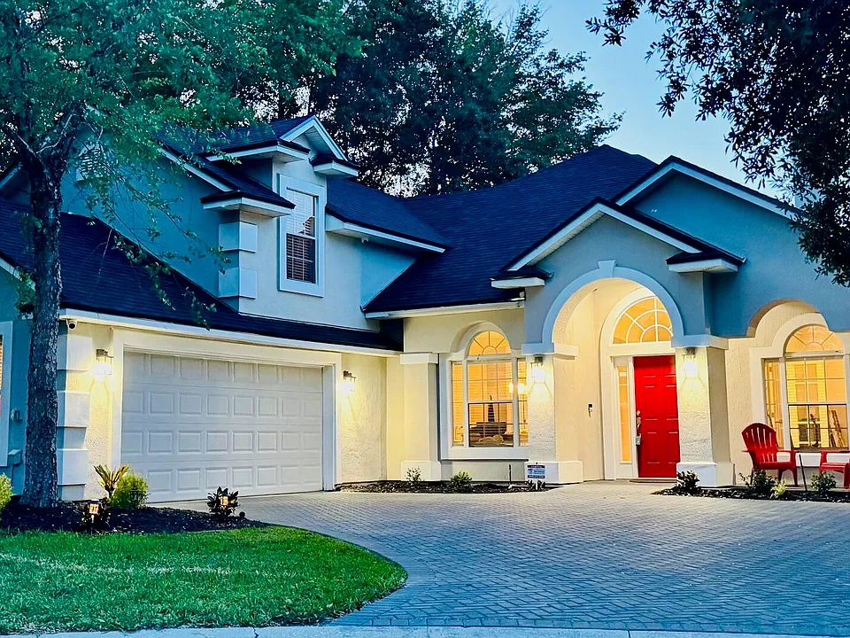 1816 Creekwood Ln