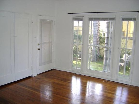 5th image of 806 N Poinsettia Pl