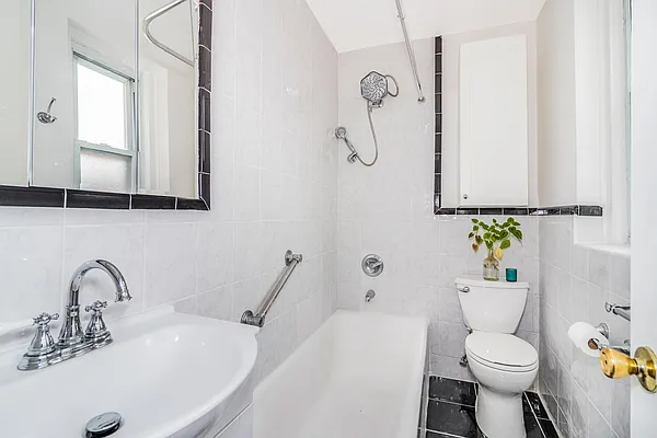 Sold by REMAX Distinguished Homes | media 11