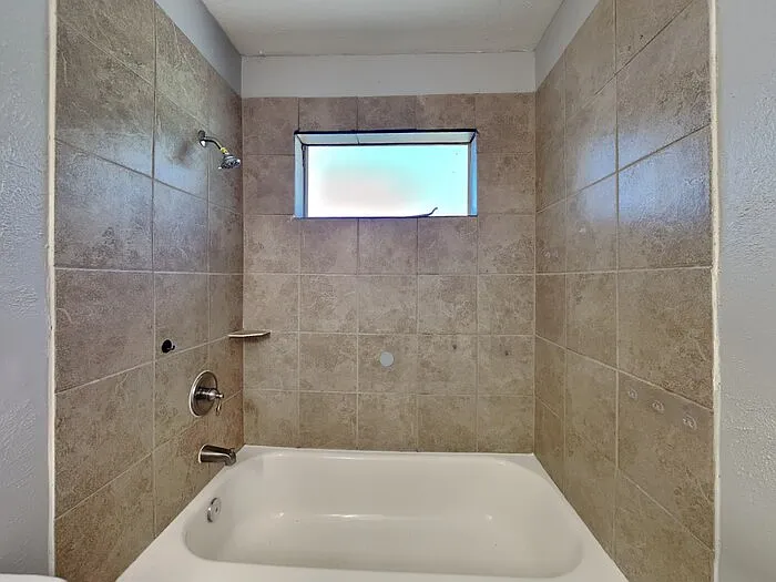 2126 Ridgeway St — Photo 18