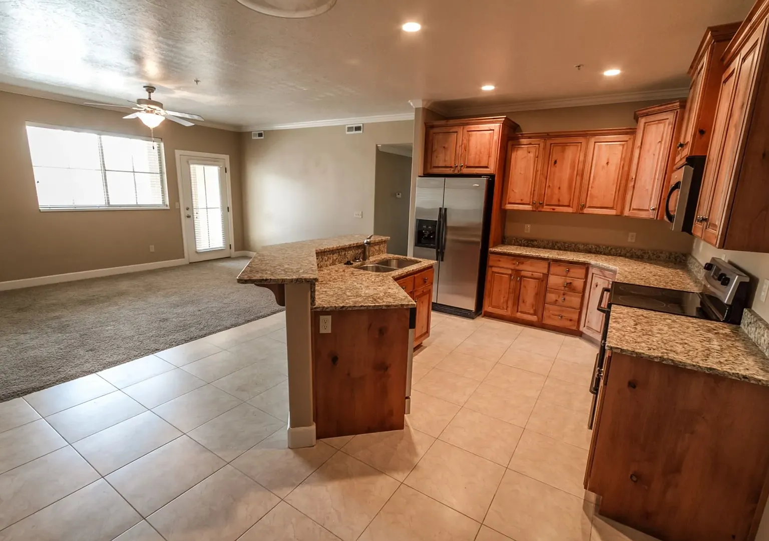 Milano Village | 3 Bedroom Naples — Photo 2