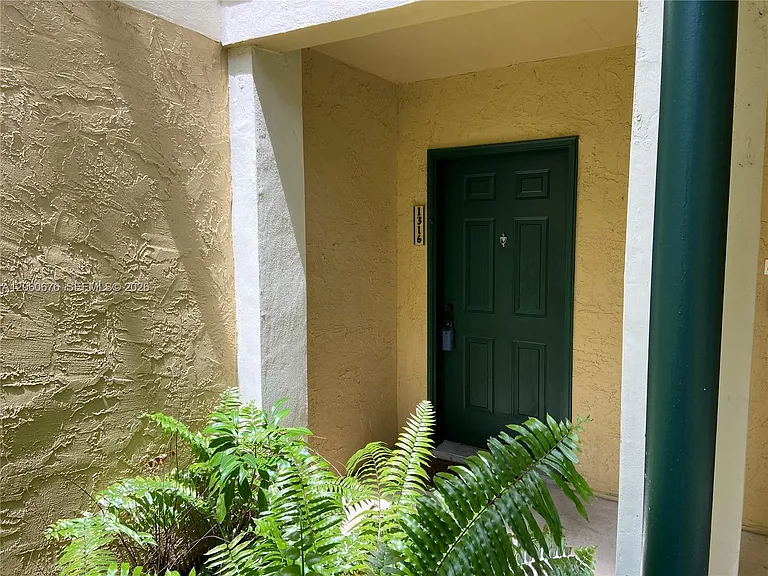 755 Riverside Dr #1316 — Photo 2