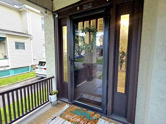 4th image of 814 Sunset St