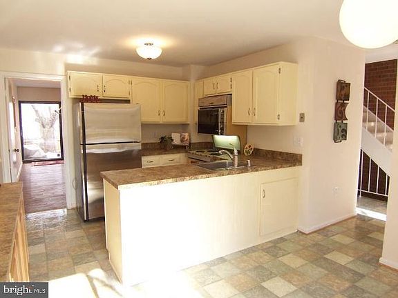 2nd image of 4917 Herkimer St