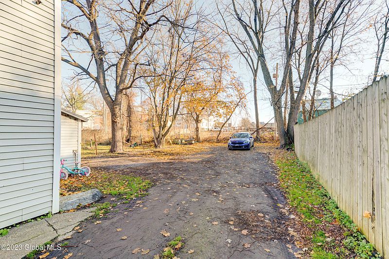 2nd image of 16 S Melcher Street