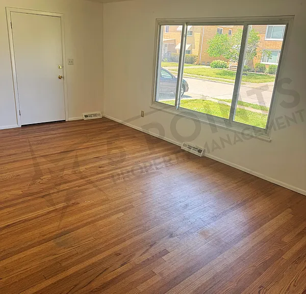 927 E 216th St #1 — Photo 22