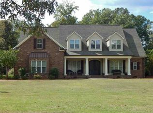 130 Woodhaven Dr, Forest, MS 39074