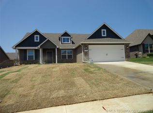 3902 S 13th Pl, Broken Arrow, OK 74011