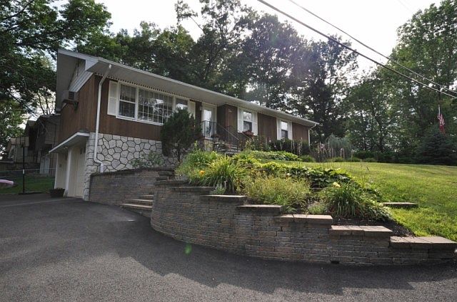 2nd image of 10 Unger Ave
