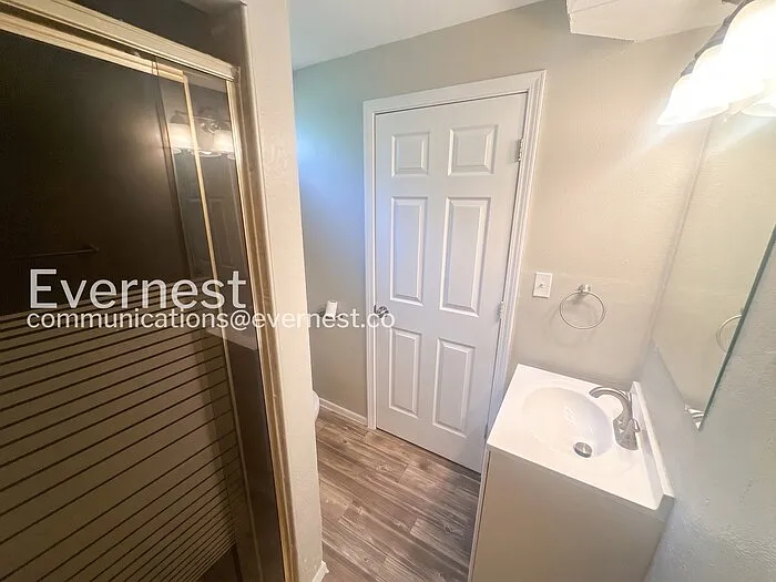 6100 E 109th St — Photo 16