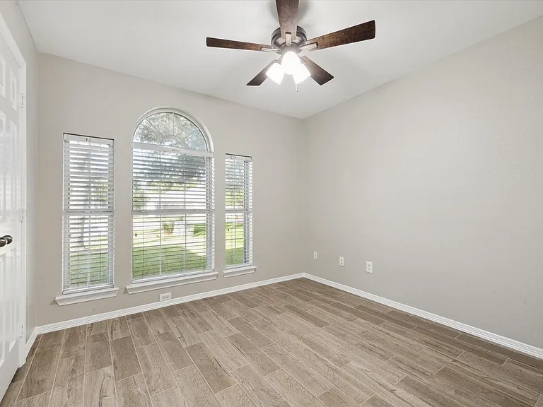 1206 Halls Brg — Photo 9