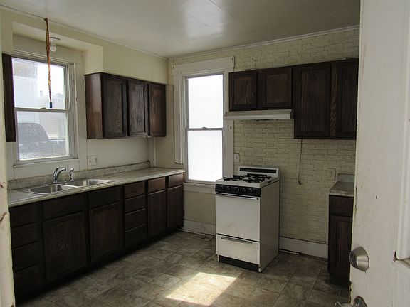 3rd image of 1714 N Sturdevant St